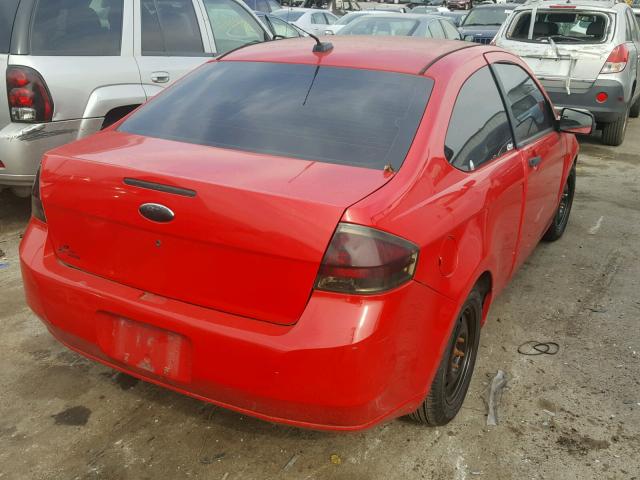 1FAHP32N48W132492 - 2008 FORD FOCUS S/SE RED photo 4