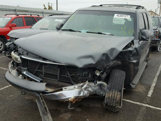 1GNEC13TX1R207279 - 2001 CHEVROLET TAHOE C150 GRAY photo 2