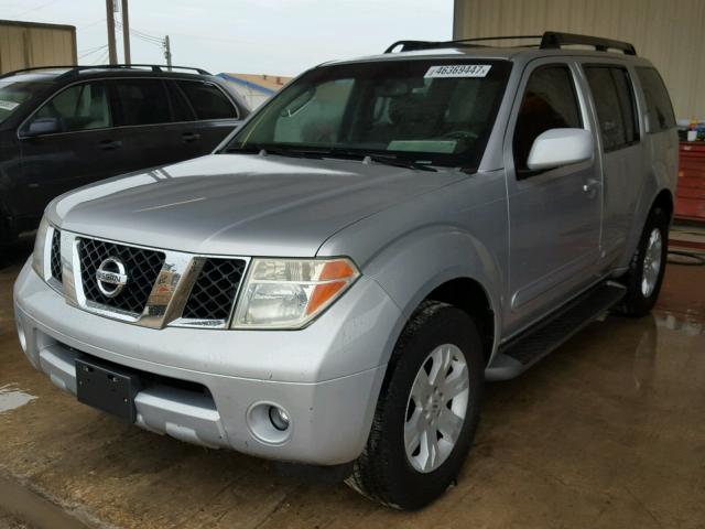 5N1AR18U56C667219 - 2006 NISSAN PATHFINDER SILVER photo 2