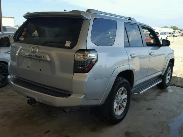 JTEZU5JR4F5100373 - 2015 TOYOTA 4RUNNER SR SILVER photo 4