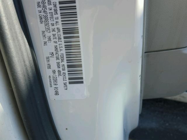 2A8HR54P38R692357 - 2008 CHRYSLER TOWN & COU WHITE photo 10