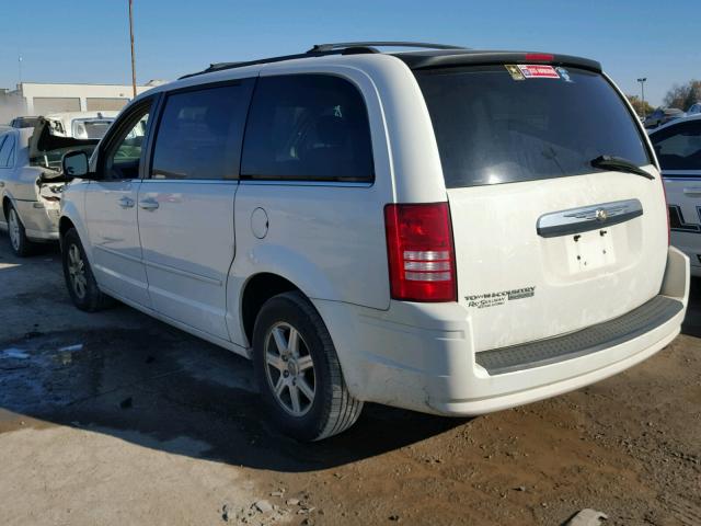 2A8HR54P38R692357 - 2008 CHRYSLER TOWN & COU WHITE photo 3