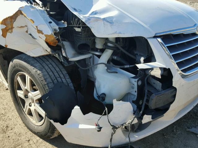 2A8HR54P38R692357 - 2008 CHRYSLER TOWN & COU WHITE photo 9