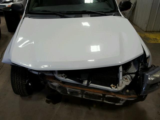 1GNDT13S642445775 - 2004 CHEVROLET TRAILBLAZE WHITE photo 7