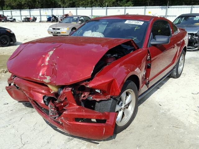 1ZVHT80N085127296 - 2008 FORD MUSTANG MAROON photo 2