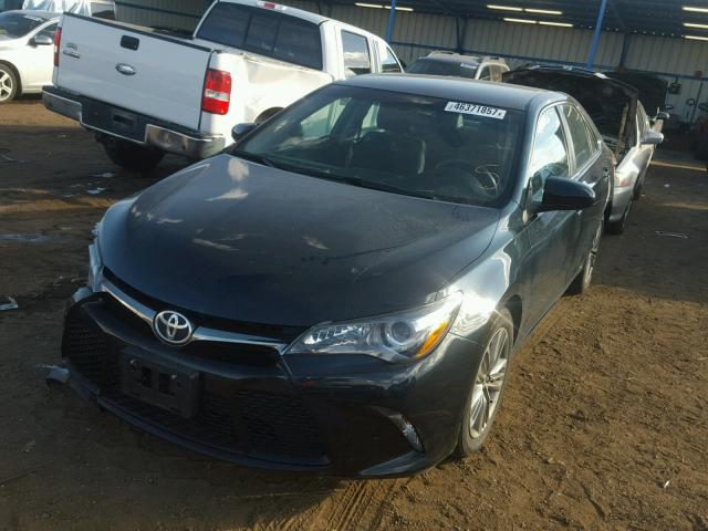 4T1BF1FK7GU599256 - 2016 TOYOTA CAMRY LE 蓝色 照片 2