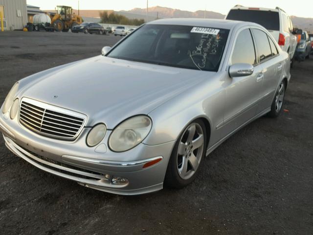 WDBUF70J14A524418 - 2004 MERCEDES-BENZ E 500 SILVER photo 2