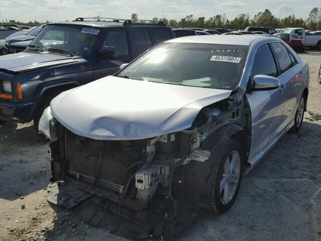 4T1BF1FK2DU639058 - 2013 TOYOTA CAMRY L SILVER photo 2