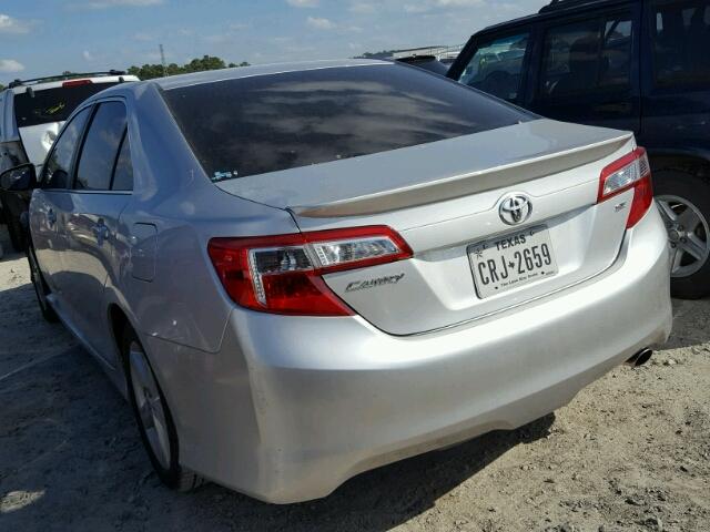 4T1BF1FK2DU639058 - 2013 TOYOTA CAMRY L SILVER photo 4