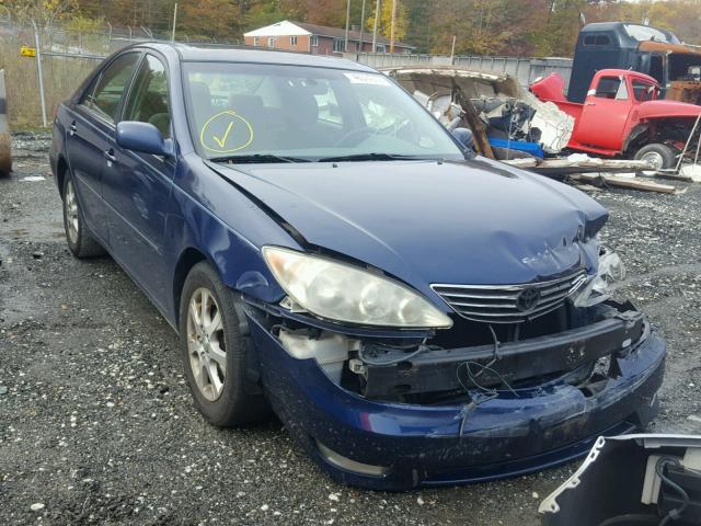 4T1BE30K15U068879 - 2005 TOYOTA CAMRY LE BLUE photo 1