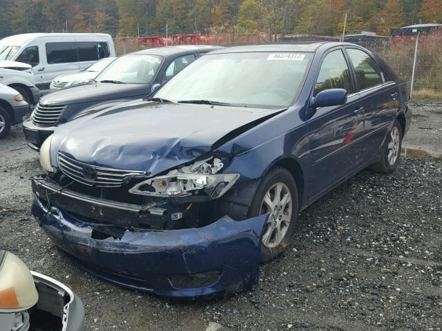 4T1BE30K15U068879 - 2005 TOYOTA CAMRY LE BLUE photo 2