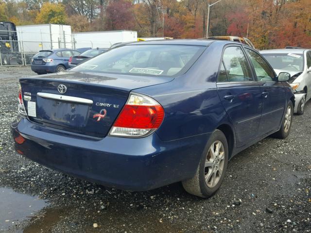 4T1BE30K15U068879 - 2005 TOYOTA CAMRY LE BLUE photo 4