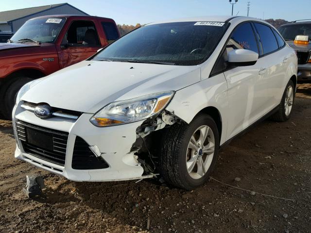 1FAHP3F20CL413408 - 2012 FORD FOCUS SE WHITE photo 2