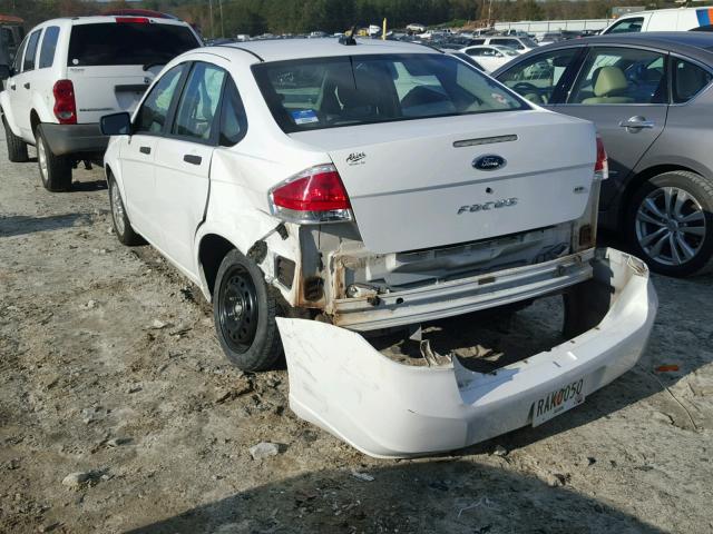 1FAHP35N48W187911 - 2008 FORD FOCUS SE WHITE photo 3