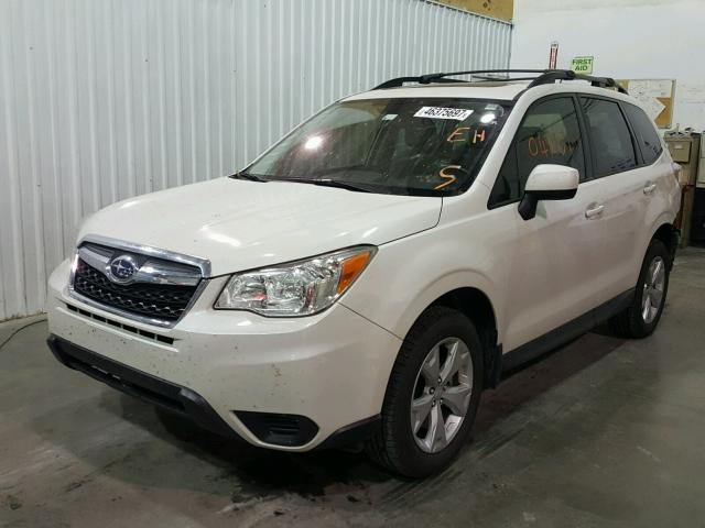 JF2SJAGC9FH840317 - 2015 SUBARU FORESTER 2 WHITE photo 2