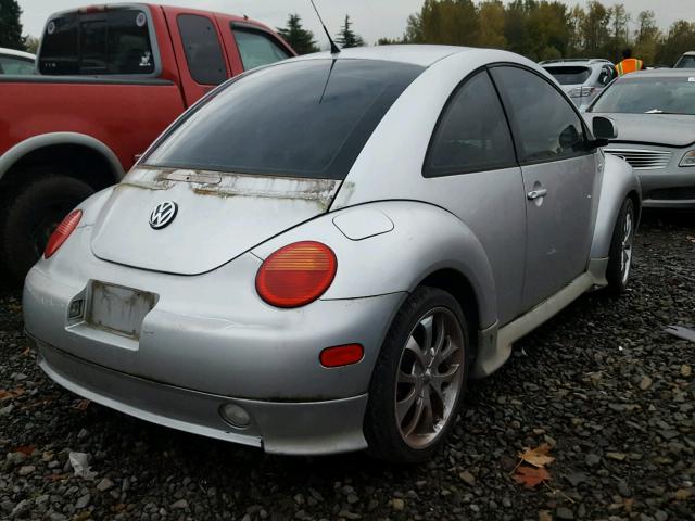 3VWCC21C2YM491430 - 2000 VOLKSWAGEN NEW BEETLE SILVER photo 4