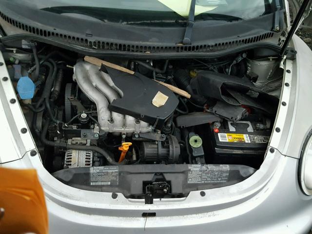 3VWCC21C2YM491430 - 2000 VOLKSWAGEN NEW BEETLE 银色 照片 7