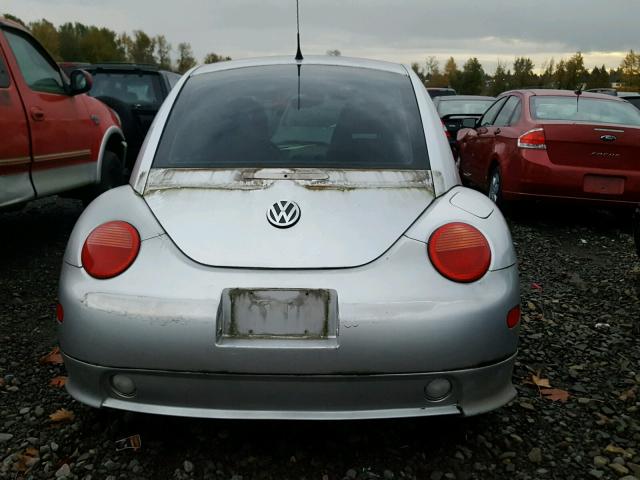 3VWCC21C2YM491430 - 2000 VOLKSWAGEN NEW BEETLE 银色 照片 9