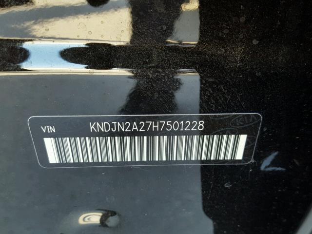 KNDJN2A27H7501228 - 2017 KIA SOUL BLACK photo 10