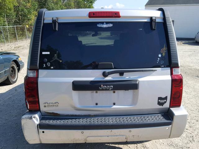 1J8HG48KX8C159171 - 2008 JEEP COMMANDER SILVER photo 10