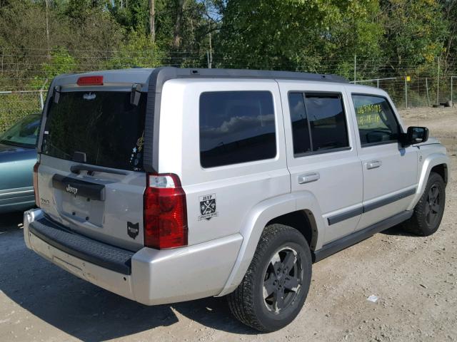 1J8HG48KX8C159171 - 2008 JEEP COMMANDER SILVER photo 4