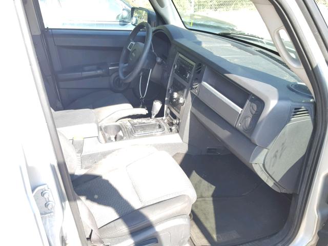 1J8HG48KX8C159171 - 2008 JEEP COMMANDER SILVER photo 5