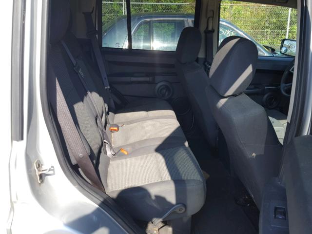 1J8HG48KX8C159171 - 2008 JEEP COMMANDER SILVER photo 6