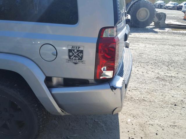 1J8HG48KX8C159171 - 2008 JEEP COMMANDER SILVER photo 9