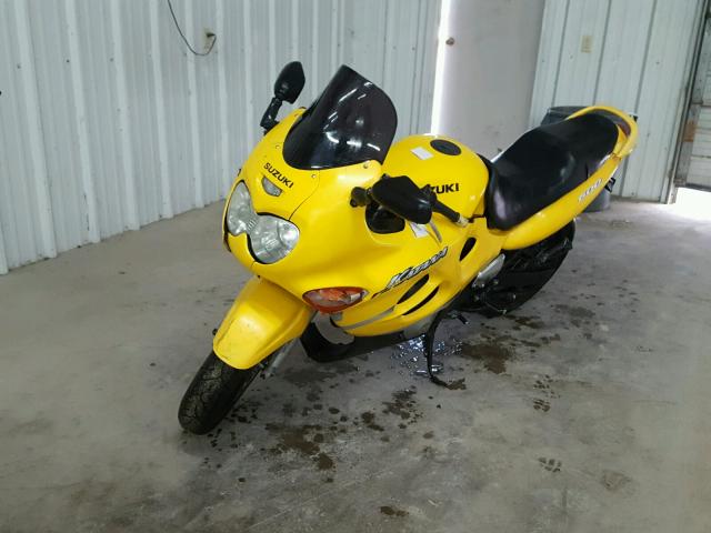 JS1GN79A822102846 - 2002 SUZUKI GSX600 YELLOW photo 2