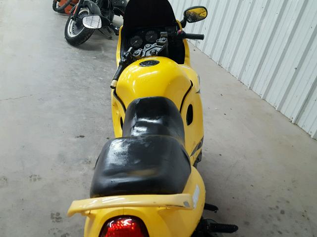 JS1GN79A822102846 - 2002 SUZUKI GSX600 YELLOW photo 5