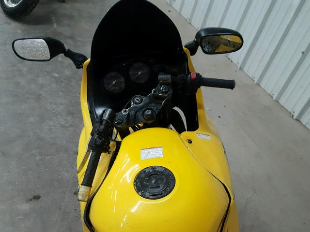 JS1GN79A822102846 - 2002 SUZUKI GSX600 YELLOW photo 9