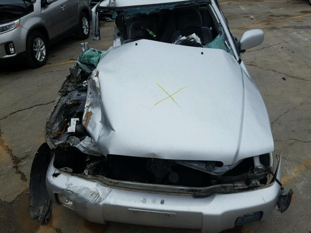 JF1SF65622H718425 - 2002 SUBARU FORESTER S 银色 照片 7