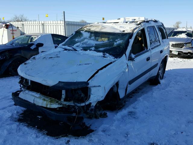 1GNDT13SX52134027 - 2005 CHEVROLET TRAILBLAZE WHITE photo 2