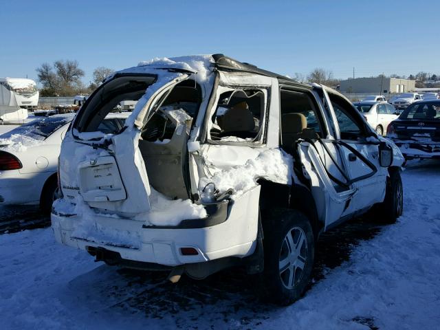 1GNDT13SX52134027 - 2005 CHEVROLET TRAILBLAZE WHITE photo 4