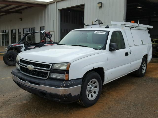 1GCEC14X67Z149075 - 2007 CHEVROLET SILVERADO WHITE photo 2