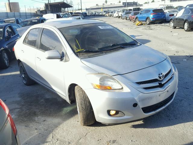 JTDBT923684031379 - 2008 TOYOTA YARIS GRAY photo 1