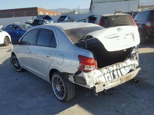 JTDBT923684031379 - 2008 TOYOTA YARIS GRAY photo 3