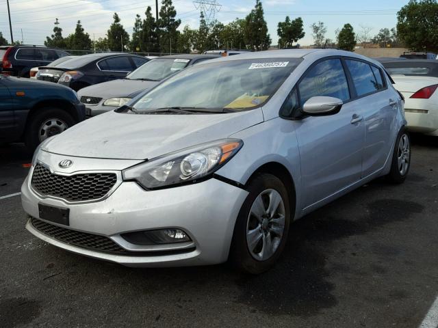 KNAFK5A89G5631250 - 2016 KIA FORTE LX SILVER photo 2