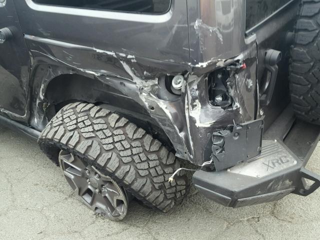 1C4BJWFG3EL293332 - 2014 JEEP WRANGLER U GRAY photo 9