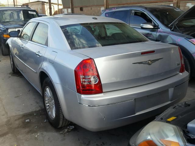 2C3CA5CV8AH327617 - 2010 CHRYSLER 300 TOURIN SILVER photo 3