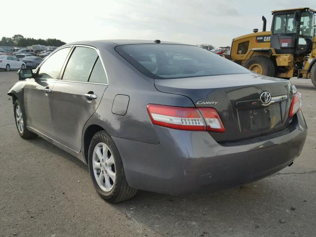 4T4BF3EK3BR109777 - 2011 TOYOTA CAMRY BASE GRAY photo 3