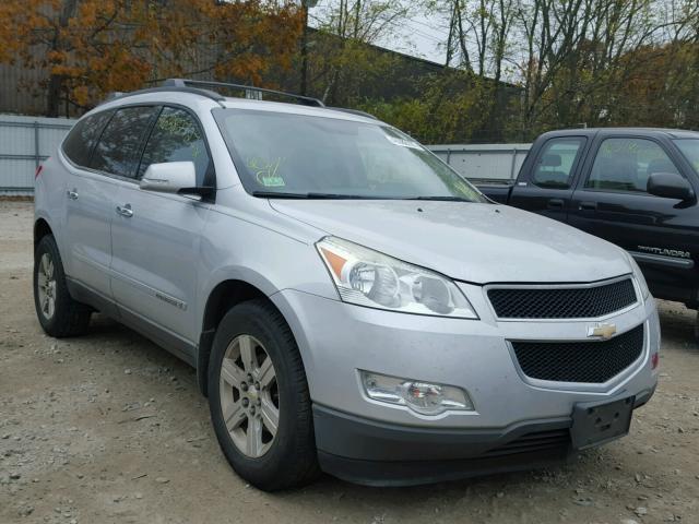 1GNEV23D99S181352 - 2009 CHEVROLET TRAVERSE SILVER photo 1