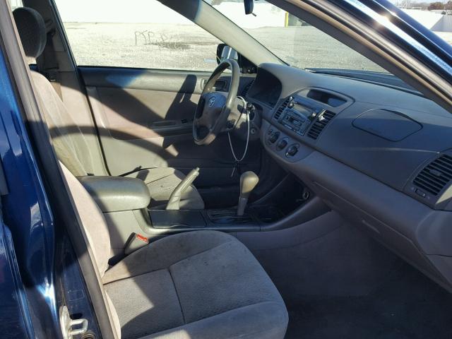 4T1BE32K73U668493 - 2003 TOYOTA CAMRY LE 蓝色 照片 5