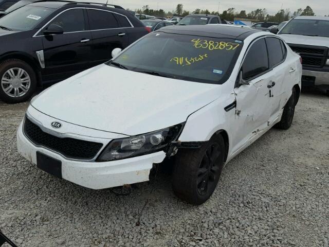 KNAGN4A79B5145205 - 2011 KIA OPTIMA EX WHITE photo 2