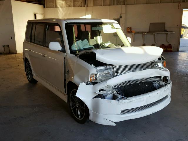 JTLKT324664051686 - 2006 TOYOTA SCION XB WHITE photo 1