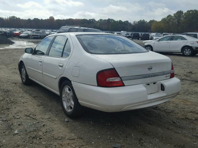 1N4DL01A01C206330 - 2001 NISSAN ALTIMA GXE WHITE photo 3