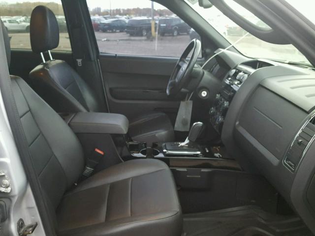 1FMCU0EG6BKB97380 - 2011 FORD ESCAPE LIM SILVER photo 5