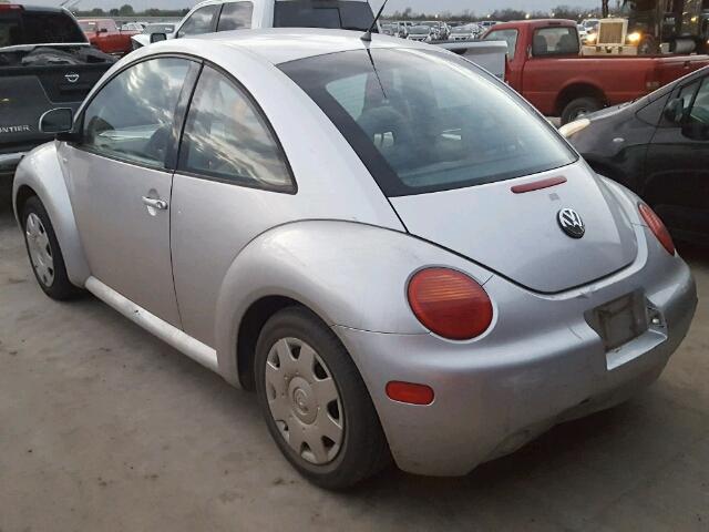 3VWCA21C3YM423188 - 2000 VOLKSWAGEN NEW BEETLE SILVER photo 3