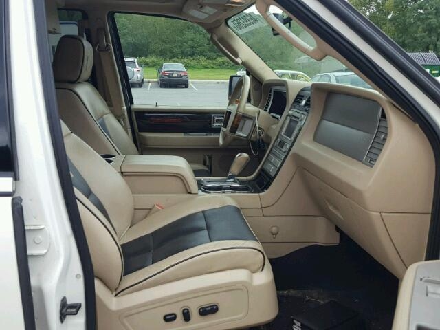 5LMFU28538LJ08934 - 2008 LINCOLN NAVIGATOR Weiß Foto 5