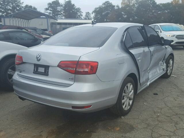 3VWD17AJ1FM313186 - 2015 VOLKSWAGEN JETTA SE SILVER photo 4